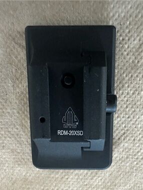 NWOB - UTG Red Dot Rifle Dovetail Mount